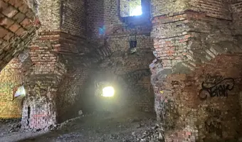 Ceglana wieża artyleryjska znana jako Fort Malakoff., Głogów