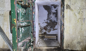 Magazyn paliw wraz ze schronem, warszawa