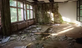 Opuszczona szkoła wyższa