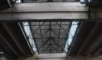 Opuszczona hala dawnych zakładów e d a