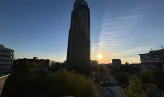 Duży blok mieszkalny, Warszawa