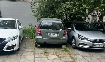 Porzucony mercedes - zdjęcie 2/4