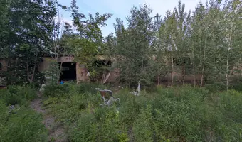 Trzy opuszczone budynki