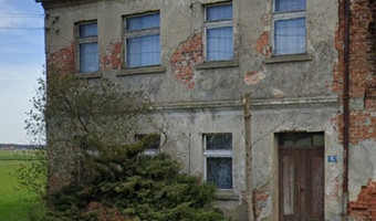 Opuszczony dom wraz z (fabryką-młynem?)