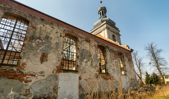Ruiny kościoła poewangelickiego.,