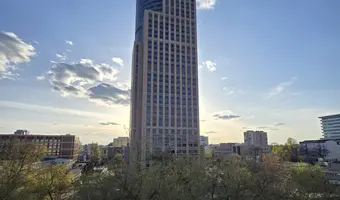 Duży blok mieszkalny, Warszawa