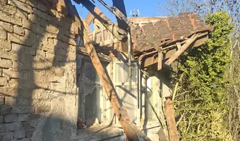 Opuszczony dom i stodoła - zdjęcie 2/4