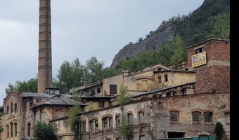 Fabryka czesci samochodowych