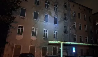 Opuszczona kamienica.