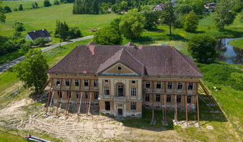 Neoklasycystyczny pałac rodziny von zimdarsen