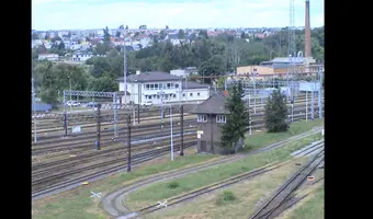 Opuszczony budynek i wieża - zdjęcie 2/4