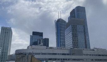 Duży blok mieszkalny, warszawa