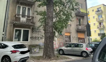 Opuszczona kamienica - zdjęcie 2/4