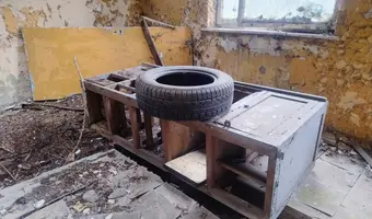Opuszczone hale i piwnice