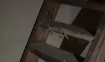 Dom obok warsztatu samochodowego