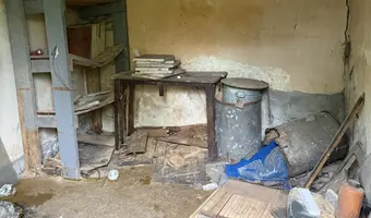 Budynek z szopą