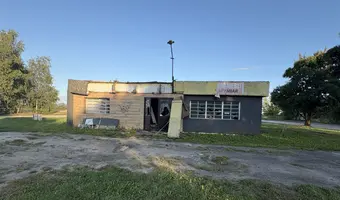 Opuszczony sklep z meblami