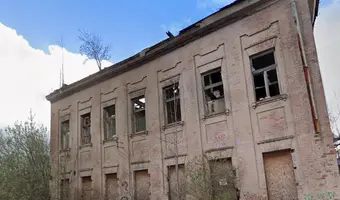 Obuszczony budynek