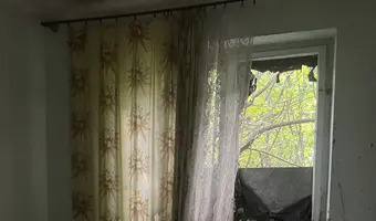 Opuszczony dom z działającym prądem.