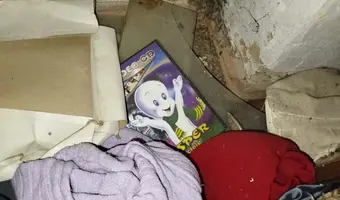 Kamienica z kupą wyposażenia
