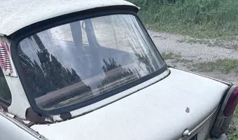 Stacja gazowa + samochód