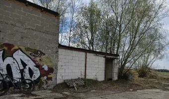 Opuszczony niedokończony dom z halą., Rzgów