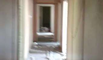 Opuszczony budynek po dawnej jednostce wojskowej