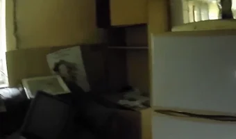 Opuszczony dom z pozostałościami