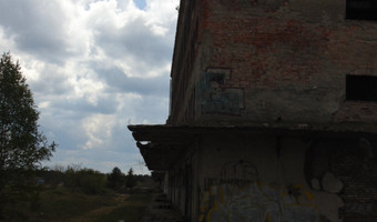 Opuszczone budynki fabryczne, borne sulinowo