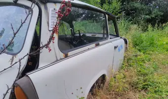 Porzucony trabant - photo 3/4
