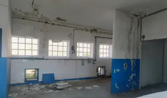 Dwa opuszczone budynki - zdjęcie 3/4