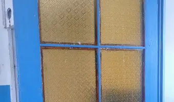 Dwa opuszczone budynki
