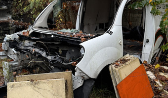 OPUSZCZONY SKLEP Z PŁYTKAMI,