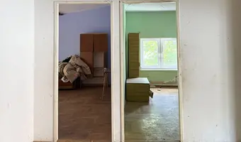 Opuszczony komis