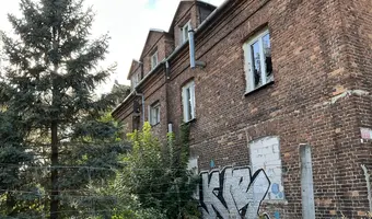 Przedwojenne opuszczone osiedle robotnicze