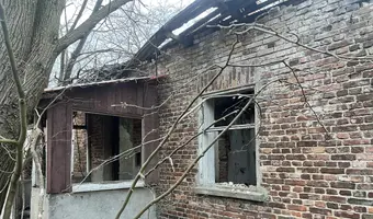 Opuszczony zrujnowany dom