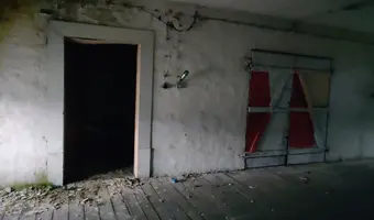 Opuszczony budynek po dawnej jednostce wojskowej