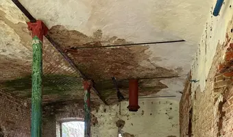 Opuszczony budynek gorzelni - zdjęcie 2/9