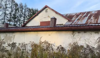 Opuszczona stajnia.