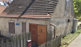 Malutki opuszczony domek