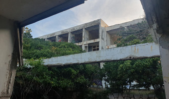 Opuszczony Pensjonat/Hotel, Chorwacja, wyspa Pag, Pag,
