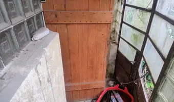 budynek mieszkalny ze szklarnią
