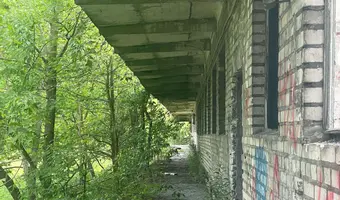 Opuszczona baza paliwowa