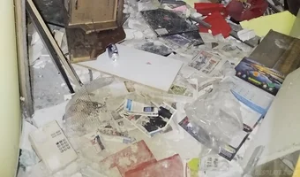 Opuszczony biurowiec - zdjęcie 2/4