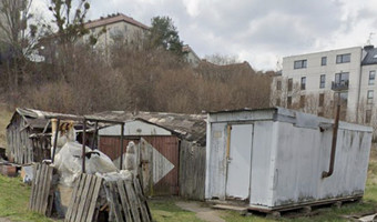 Stary dom z dokumentami