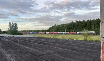 Zajezdnia kolejowa z kominem - zdjęcie 4/7