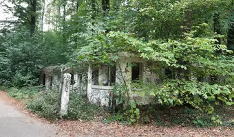 Budynki byłej jednostki przy j. Szmaragdowym