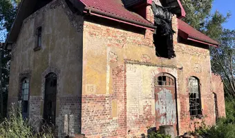 Stara przepompownia wody pustostan