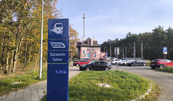 Opuszczony dom w którym sprzedawano bilety.