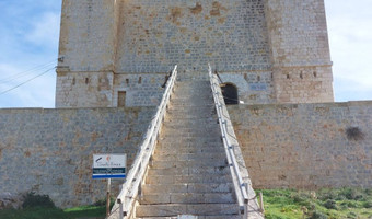 Opuszczony szpital comino- malta